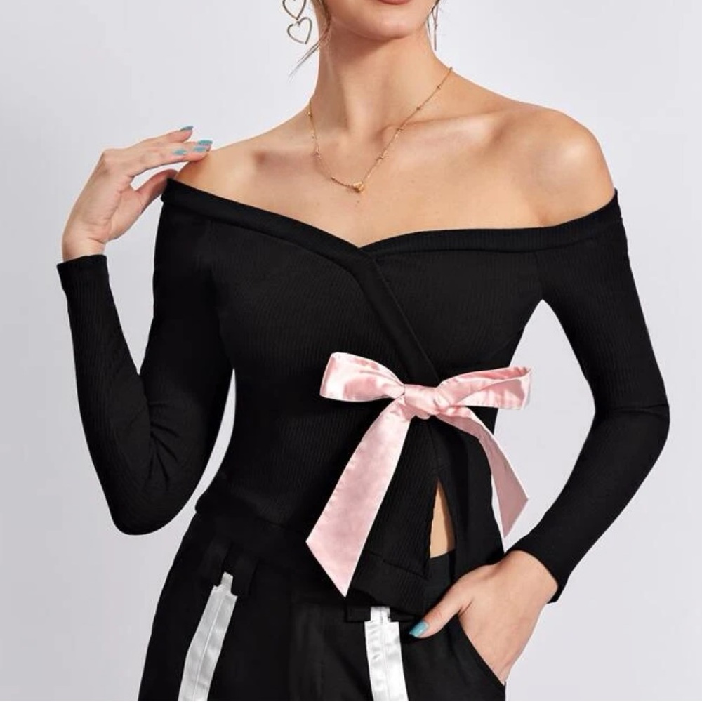 Black off the shoulder ballet core top with pink satin ribbon ౨ৎ detail
